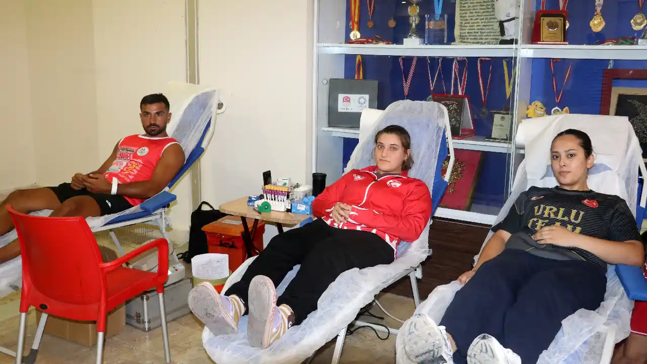 Antalya'da Milli Sporculardan Hayat Kurtaran Buluşmai (2)Körfezzxç