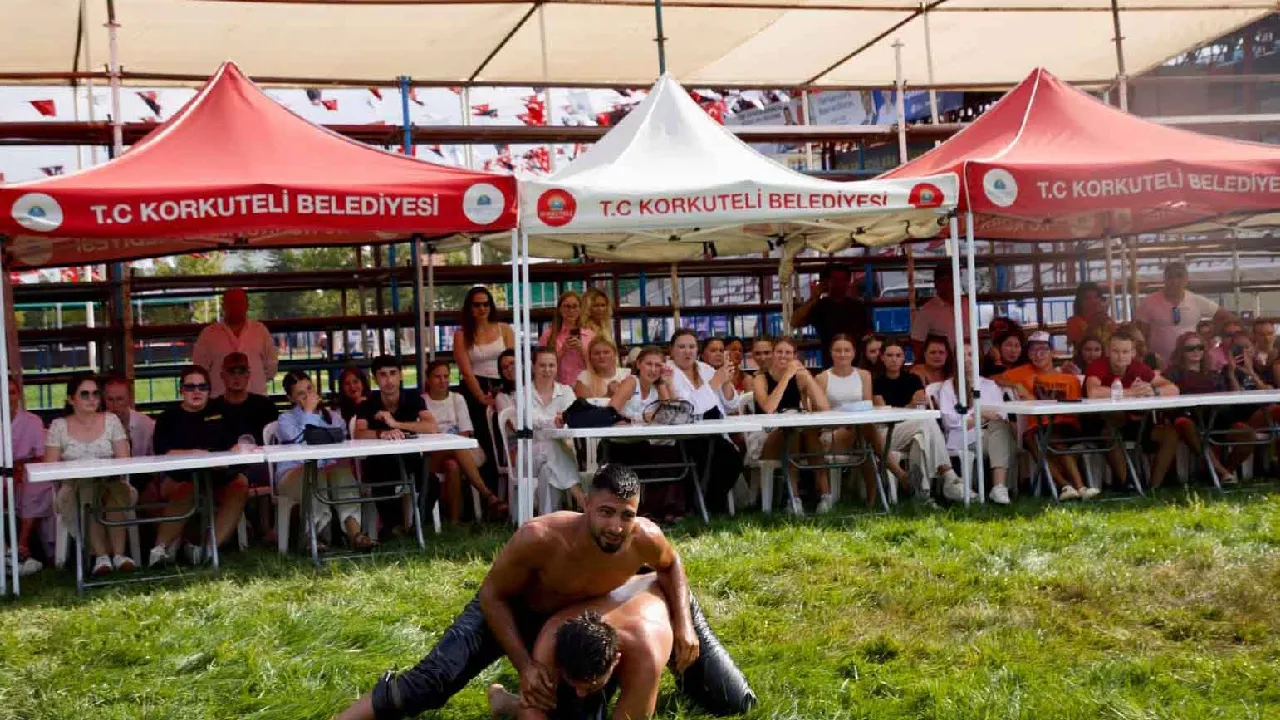Antalya’da Turistleri Şaşırtan Müze! Yağlı Güreşin Hikayesi Burada123 (4)