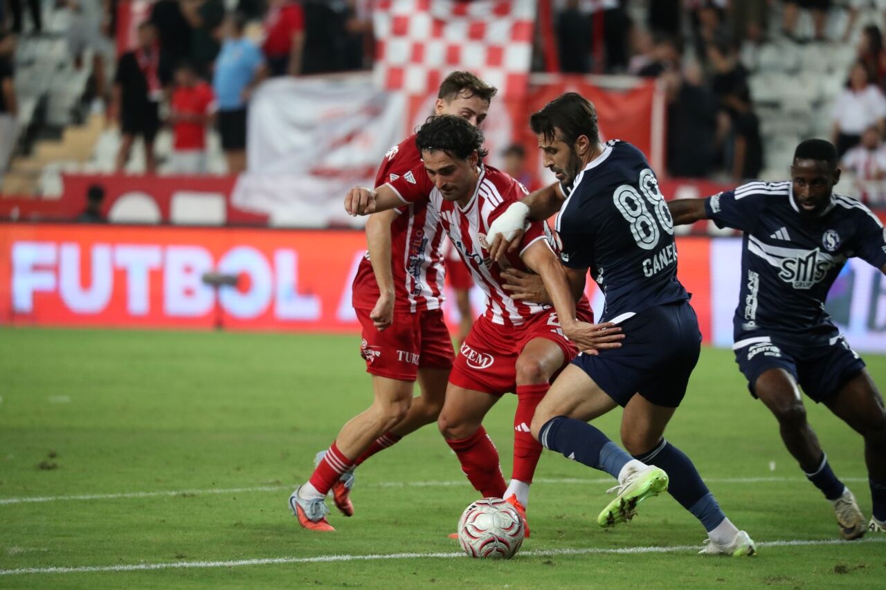 Antalyaspor Sarıyer 2