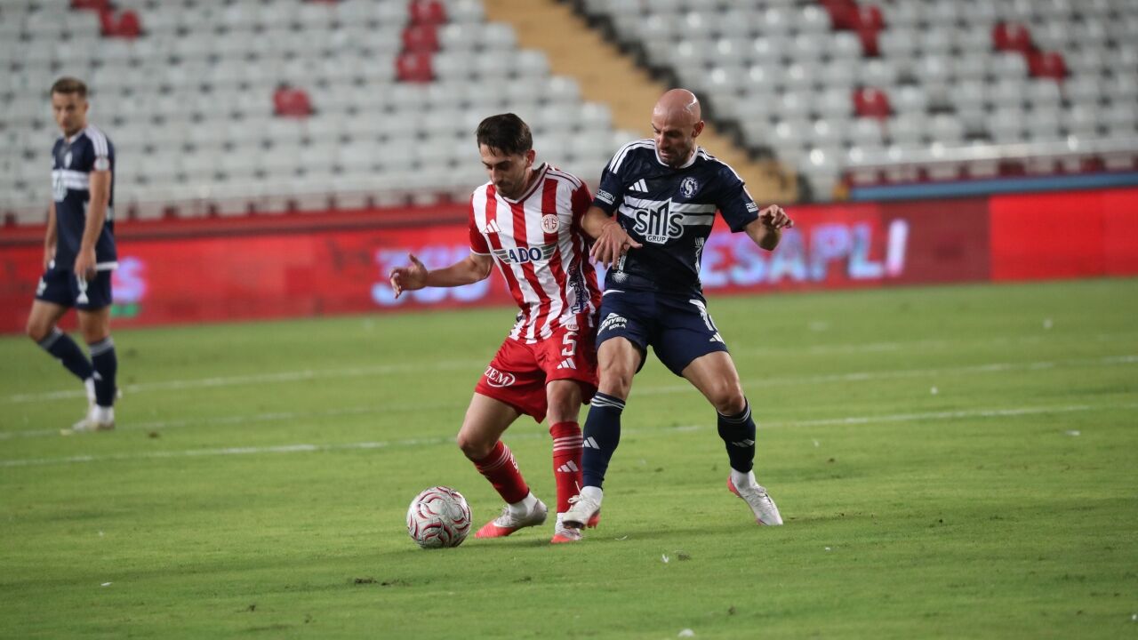 Antalyaspor Sarıyer 3