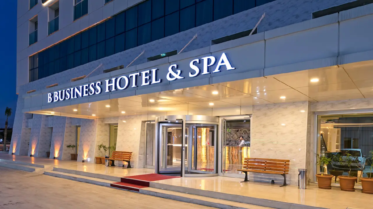 B Busi̇ness Hotel & Spakörfezzxç