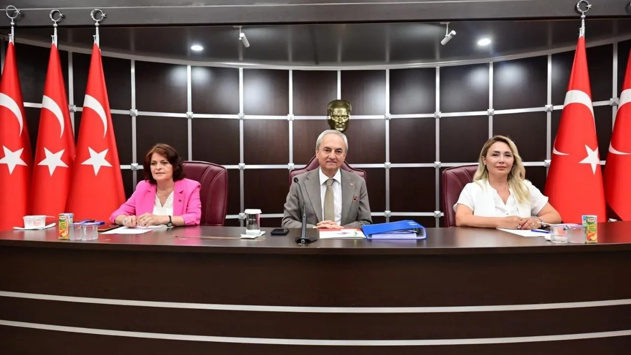 Berna Polat Istifa1