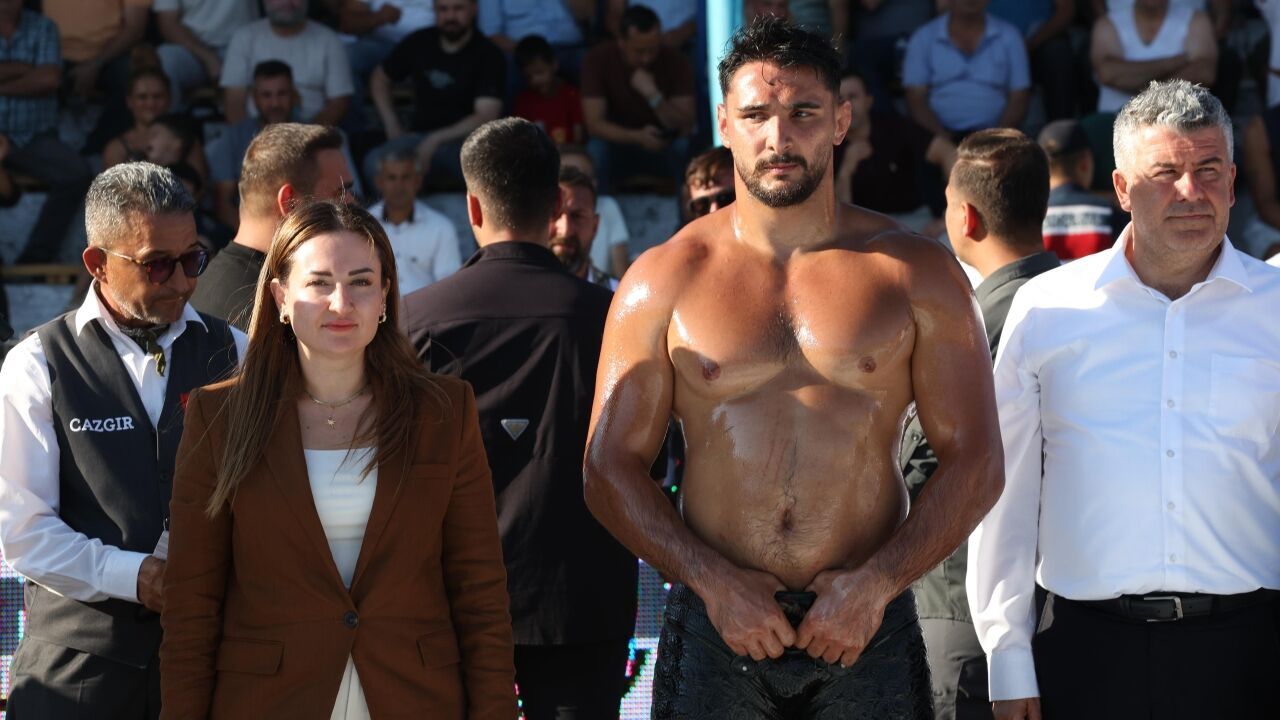 Büşra Özdemir Kurtdereli Güreşleri (1)