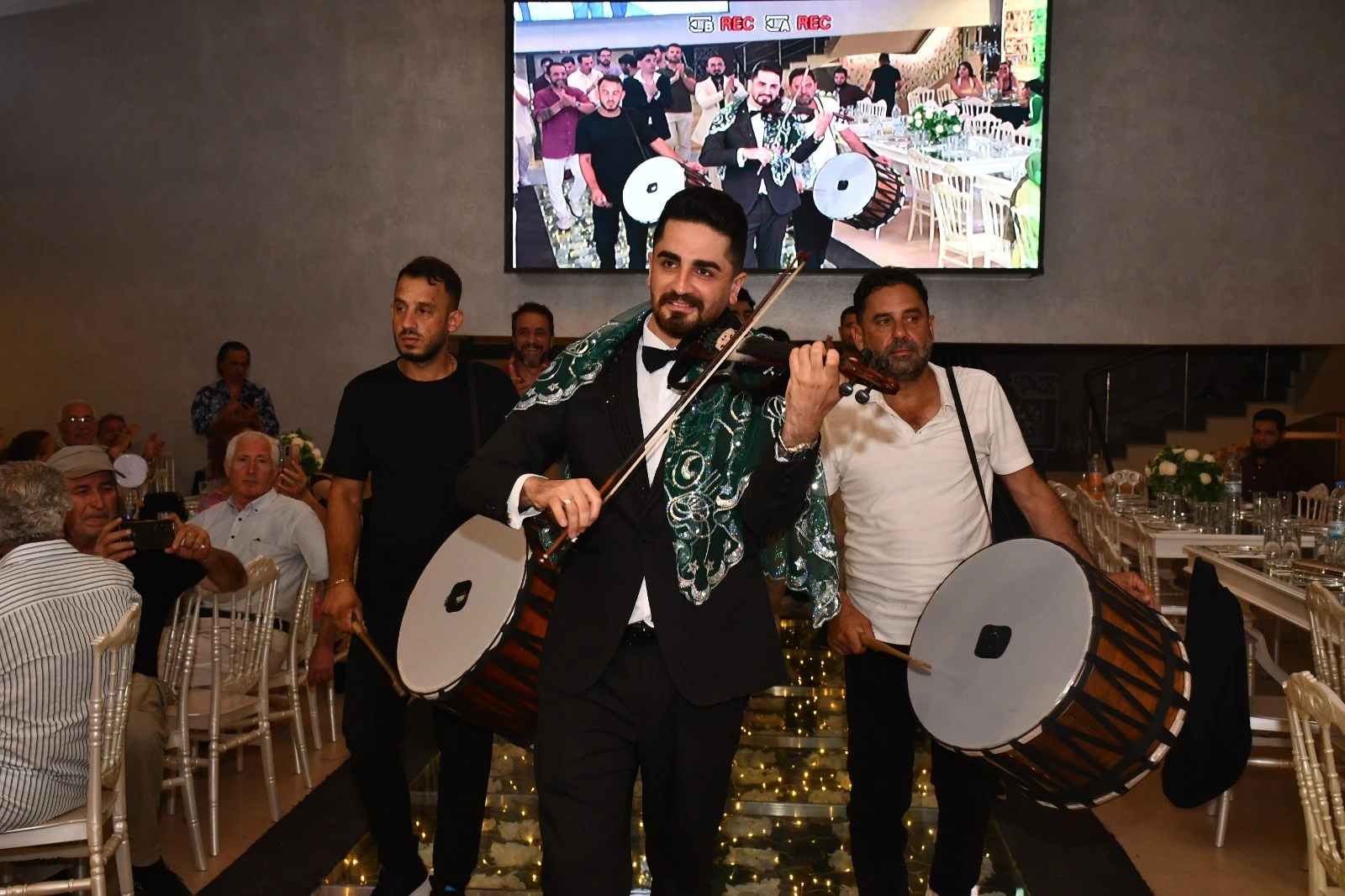 Öğretmenlerin Aşkı Nikah Masasında Taçlandı! Antalya’da Rüya Gibi Düğün (2)