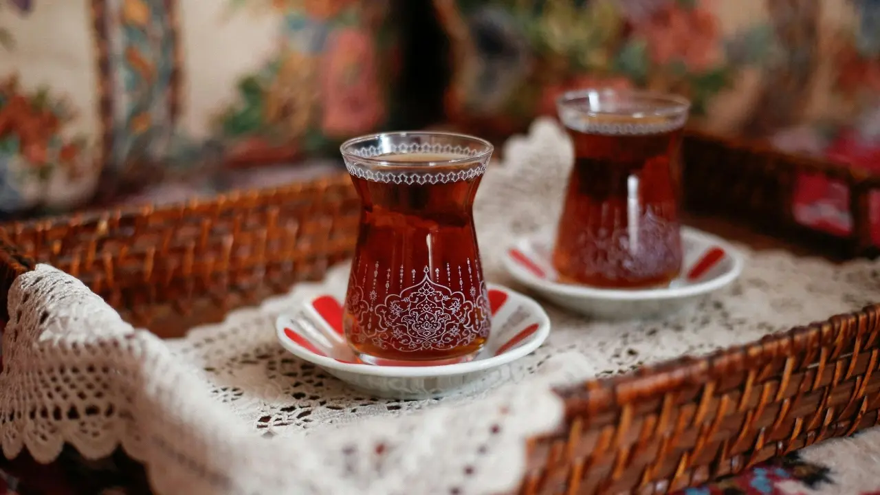 Sıcakta Sıcak Çay Içenler Dikkat! Vücutta Bakın Ne Oluyor (1)Körfezzxç