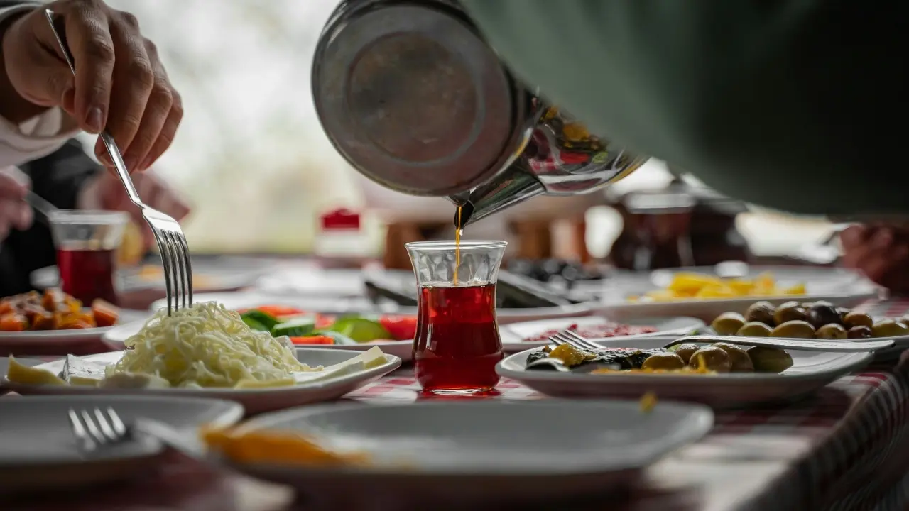 Sıcakta Sıcak Çay Içenler Dikkat! Vücutta Bakın Ne Oluyor (6)Körfezzxç