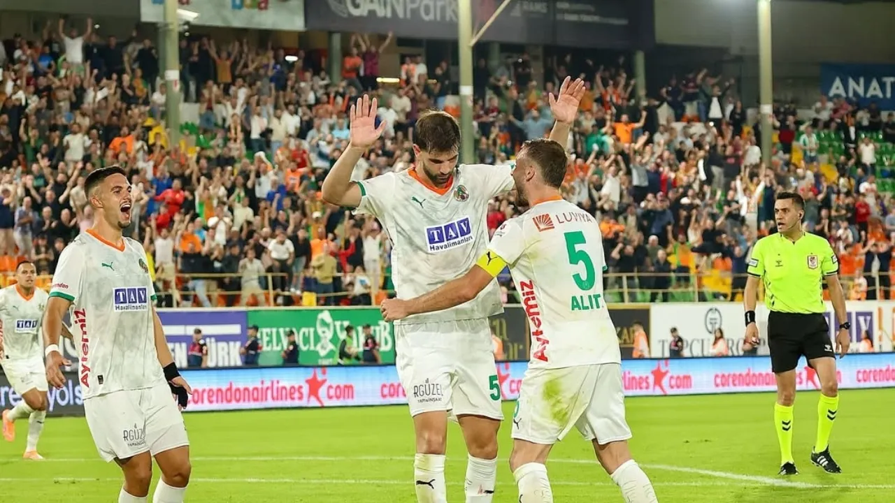 Ümit Akdağ Kimdir, Kaç Gol Attı, Hangi Mevkide Oynuyor, Piyasa Değeri Ne Kadar22Körfezzxç