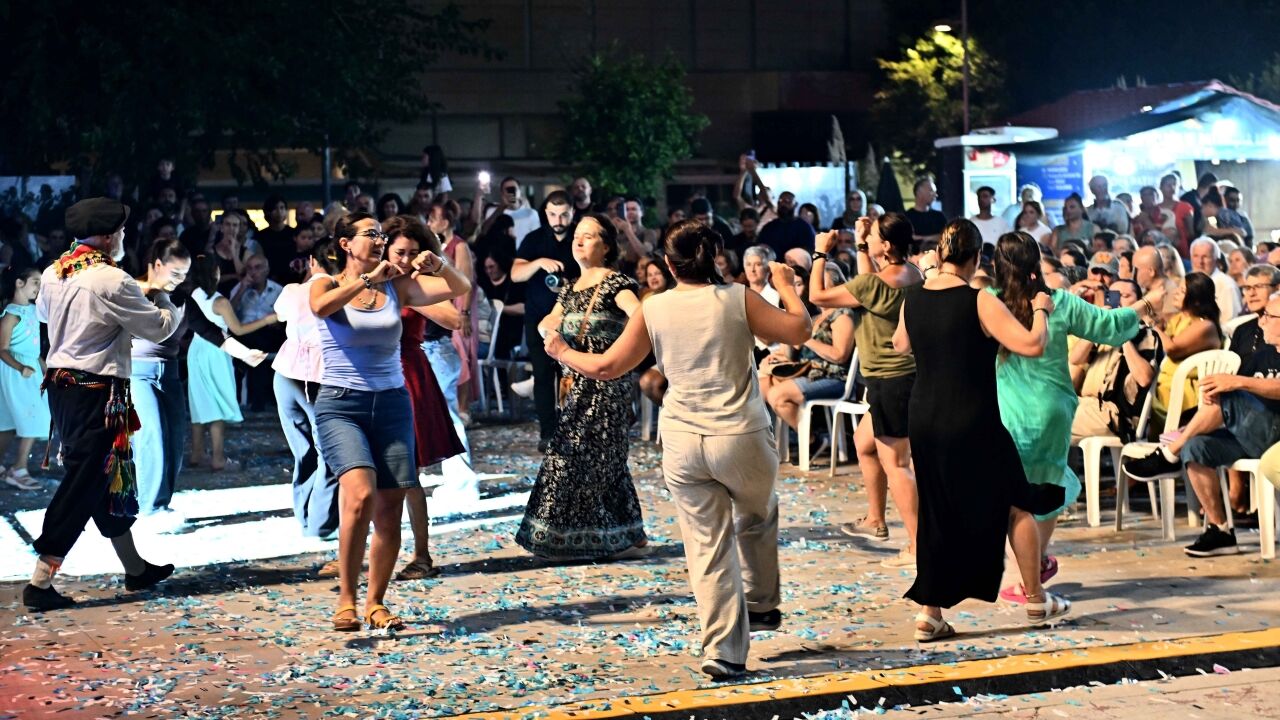10. Yöreler Renkler Akdeni̇z Gecesi̇ (15)
