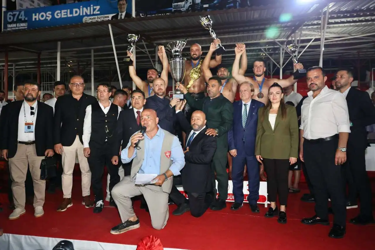 674.Elmalı Yağlı Güreşleri Altın Kemer Töreni