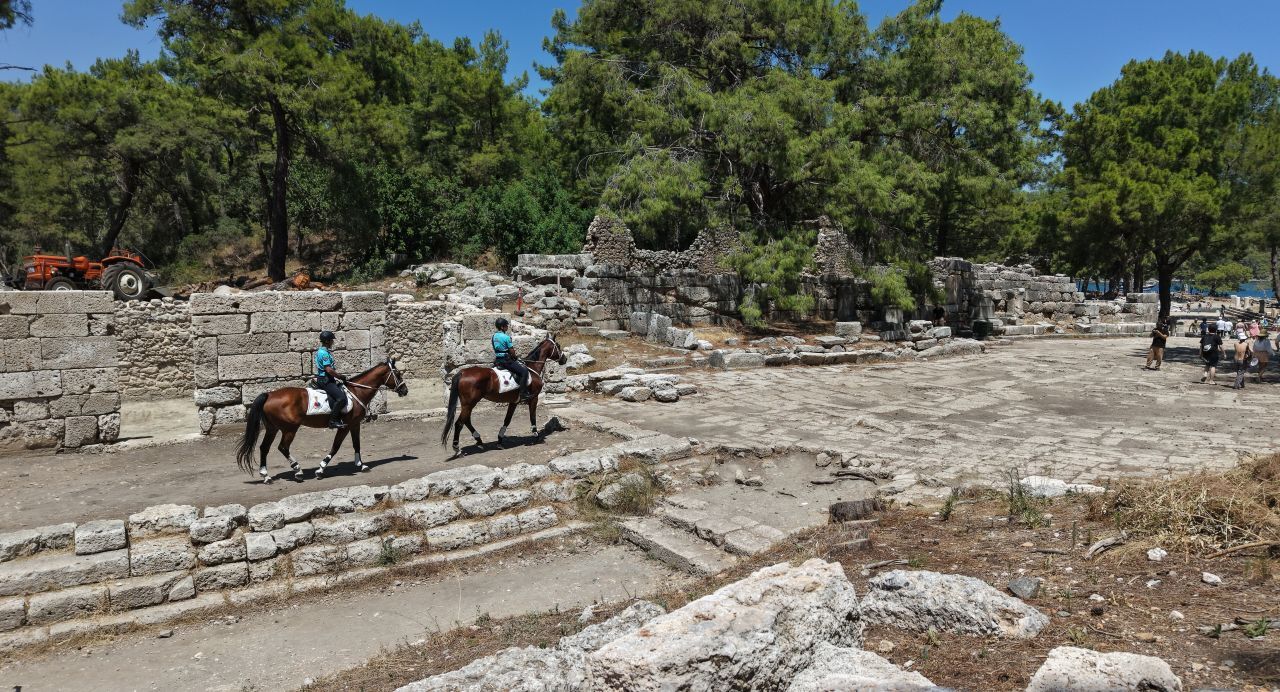 Phaselis’te atlı jandarma nöbeti