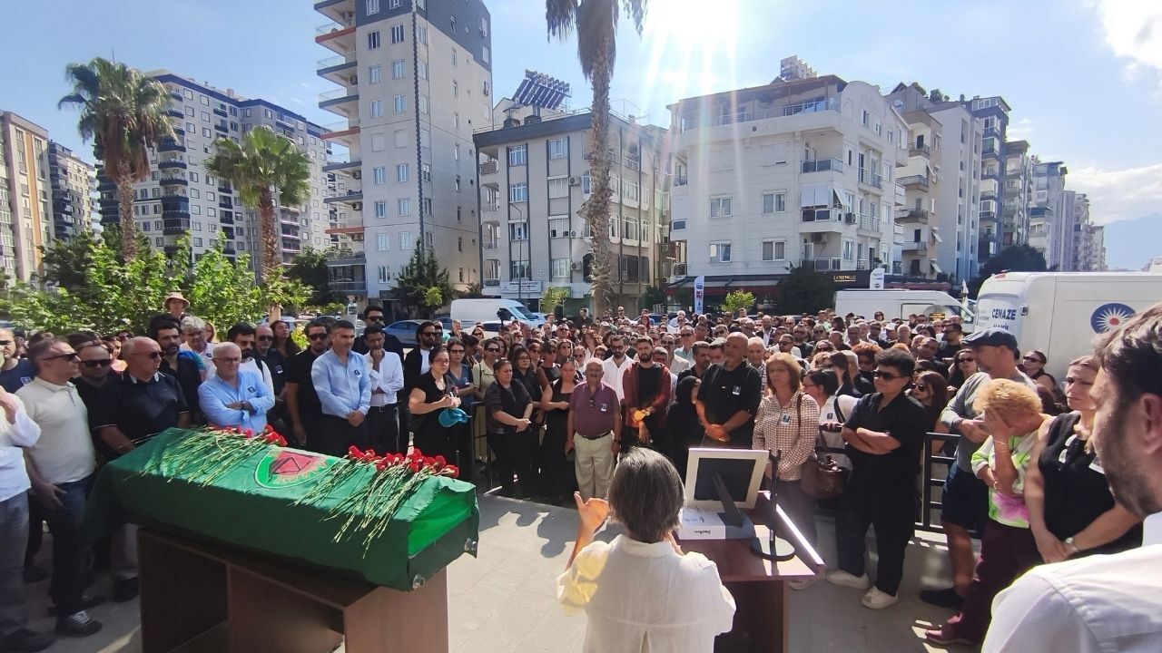 Ahmet Çevik’in Cenazesinde Gözyaşları Yıllar Önce Kurtardığı Öğrenci Unutmadı2 (5)