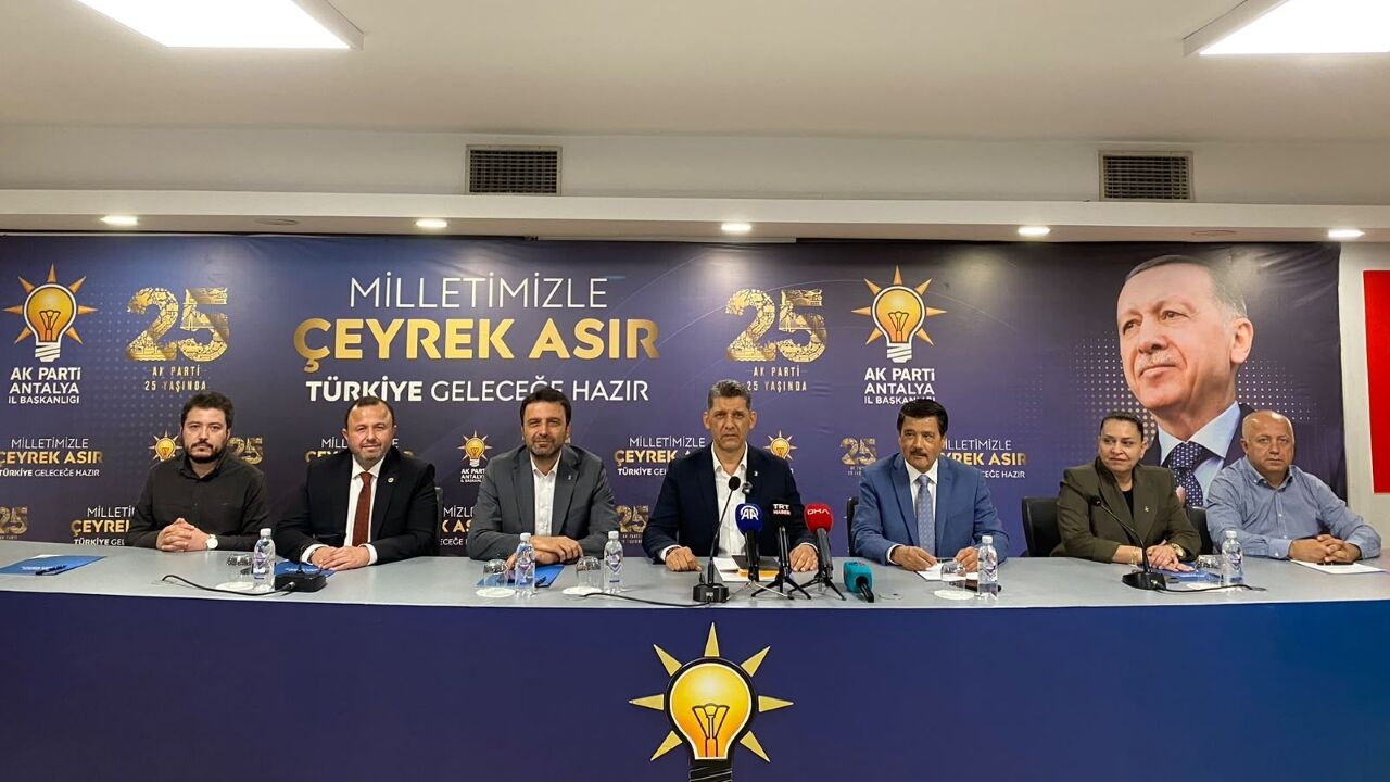 Ak Parti Antalya Basın Toplantısı