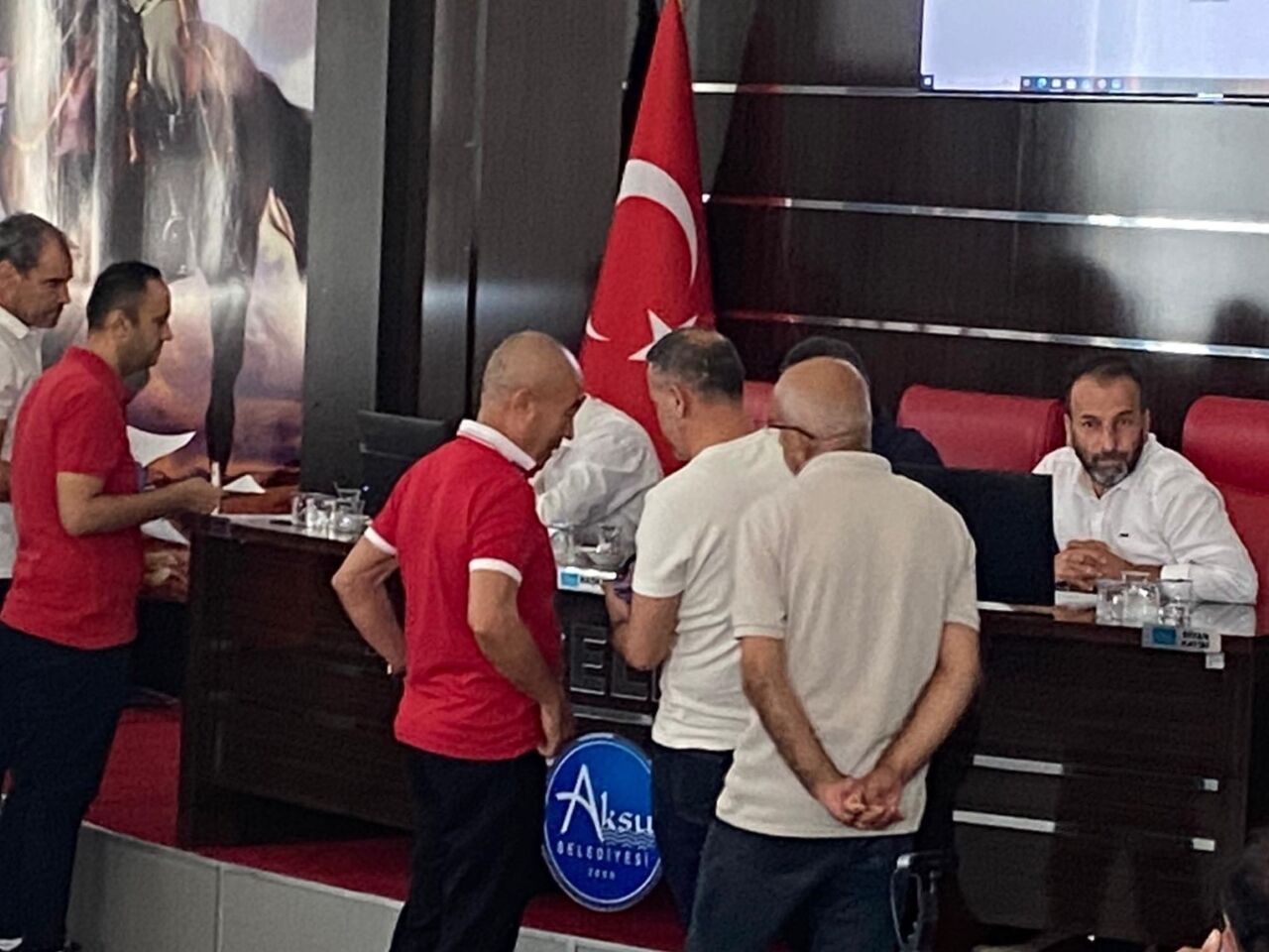 Aksu Meclis'i Alkol Gerilimi (1)
