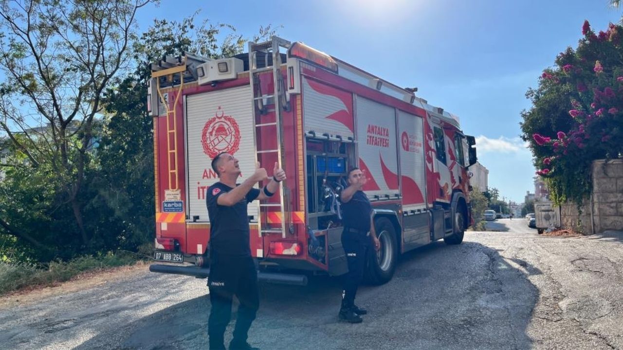 Alanya’da Korkutan Anlar! 8 Katlı Binada Daireden Dumanlar Yükseld (2)