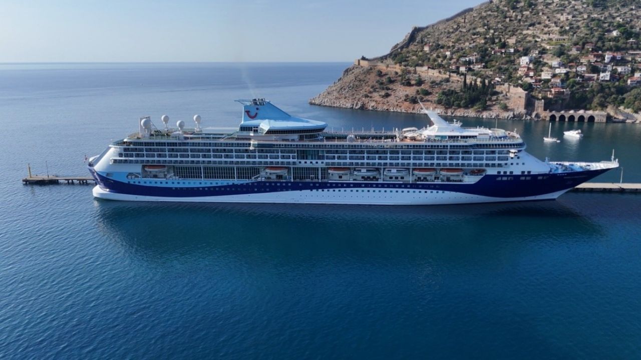 Alanya’nın Kruvaziyer Bilançosu Belli Oldu Gemiler Azaldı, Turist Düştü123 (2)