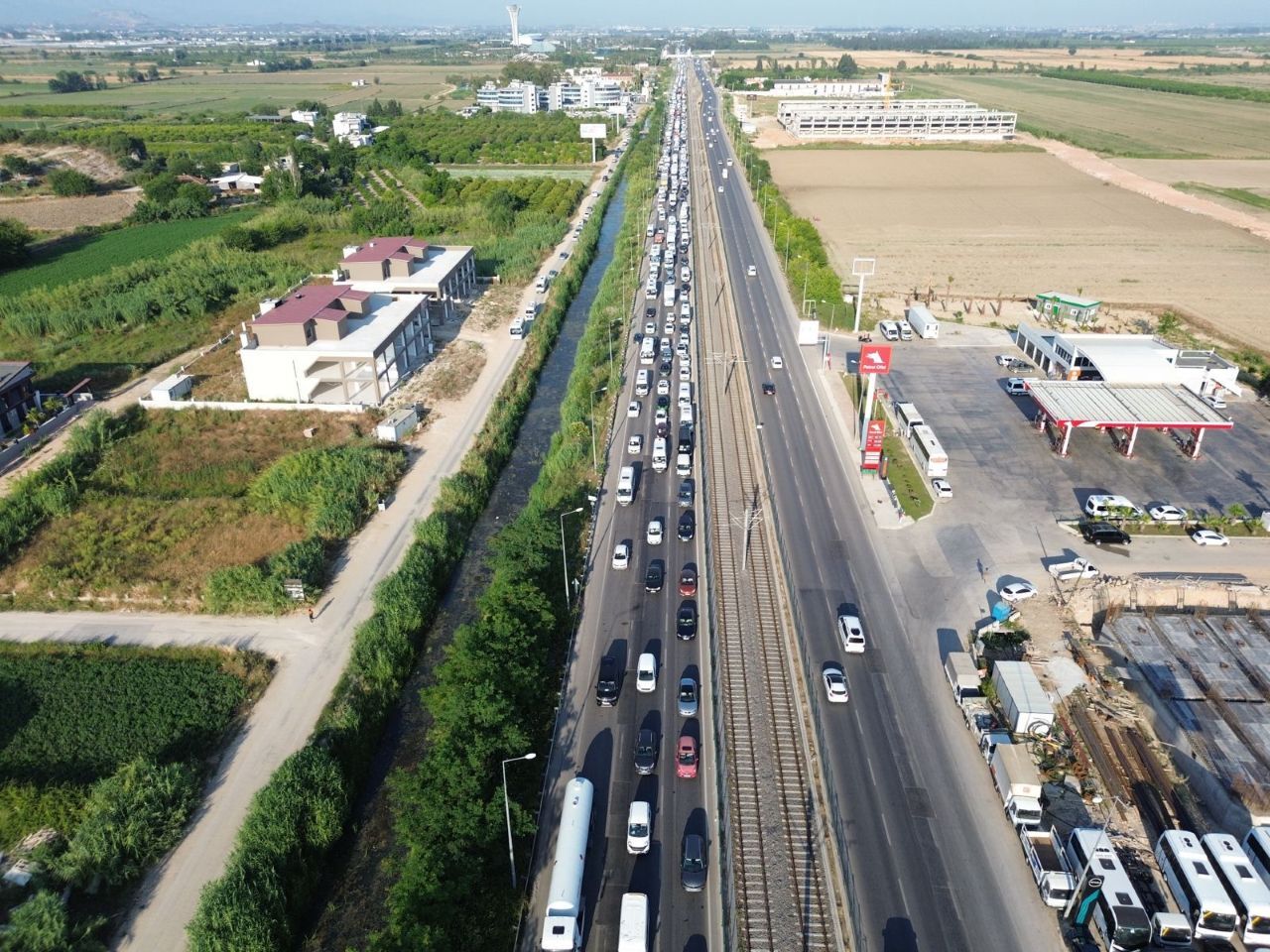 Antalya-Alanya yoluna neşter vuruldu! D-400 karayolu 6 şeride çıkarılacak