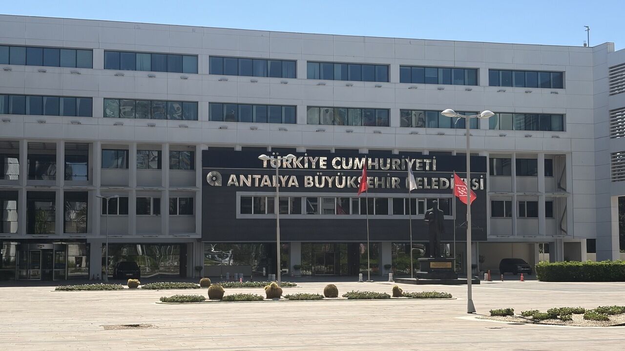 Antalya Büyükşehir Belediyesi'nde 4. dalga fuhuş operasyonu: İş insanları gözaltında