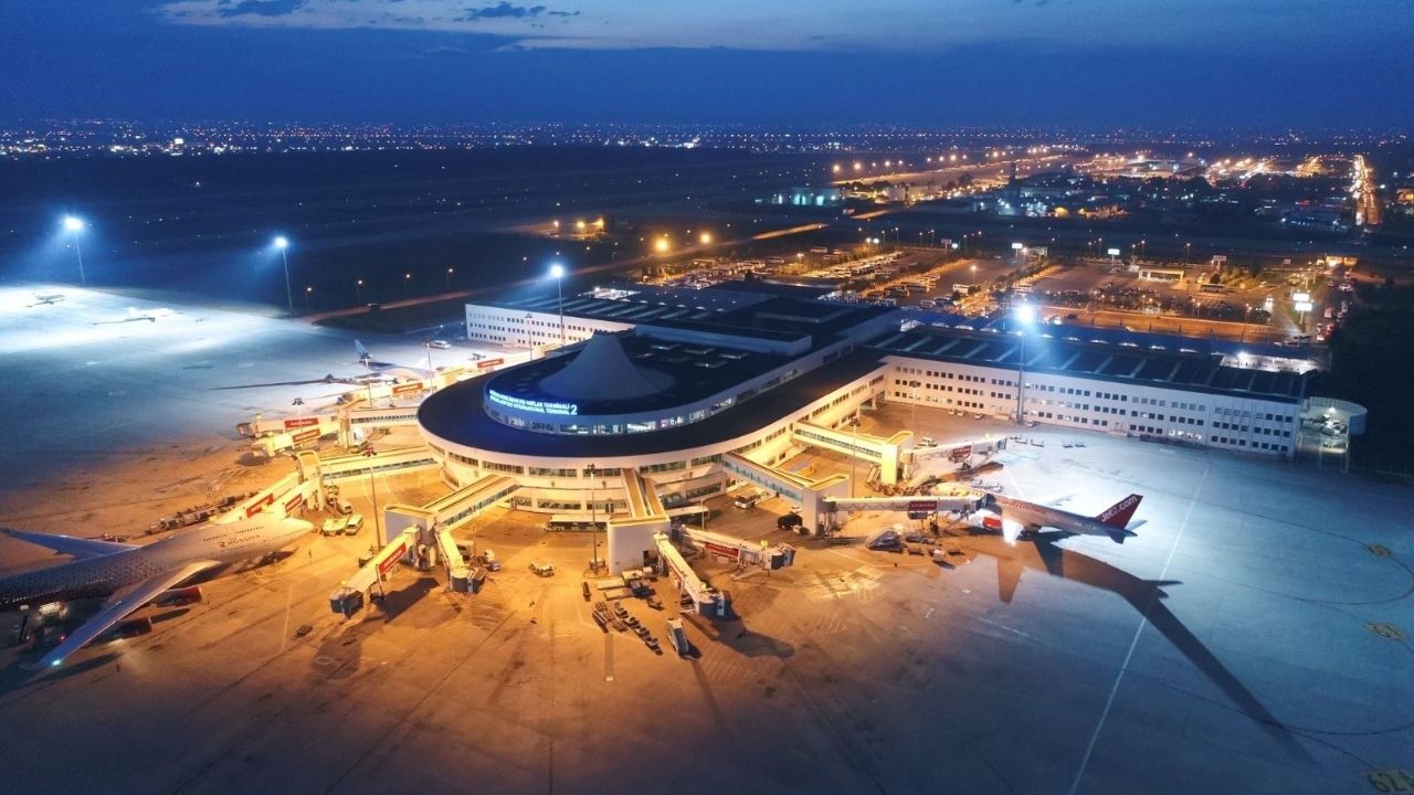 Antalya Havalimanı’nda koku ele verdi!