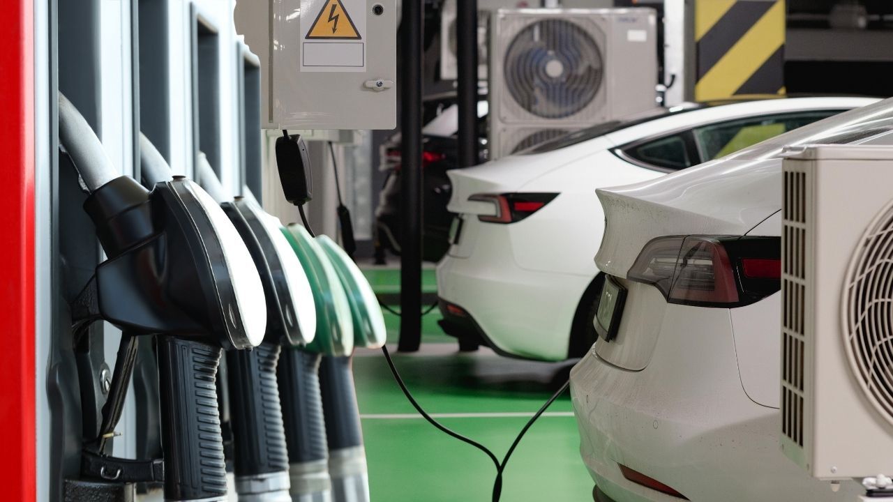 Antalya’da Akaryakıt Fiyatları Cep Yakıyor Elektrikli Araç Sahipleri Ne Kadar Ödüyor23 (4)
