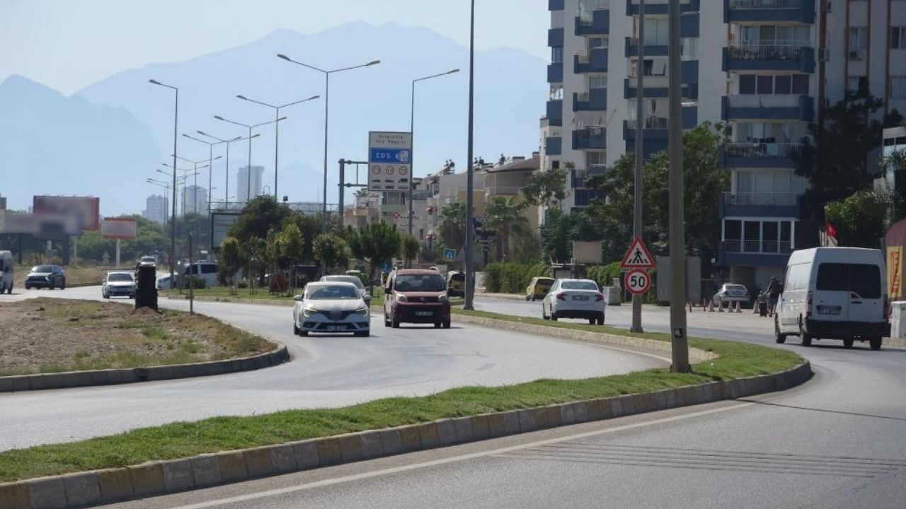 Antalya’da Aynı Noktada Bir Can Daha Motosiklet Sürücüsü Hayatını Kaybett (1)