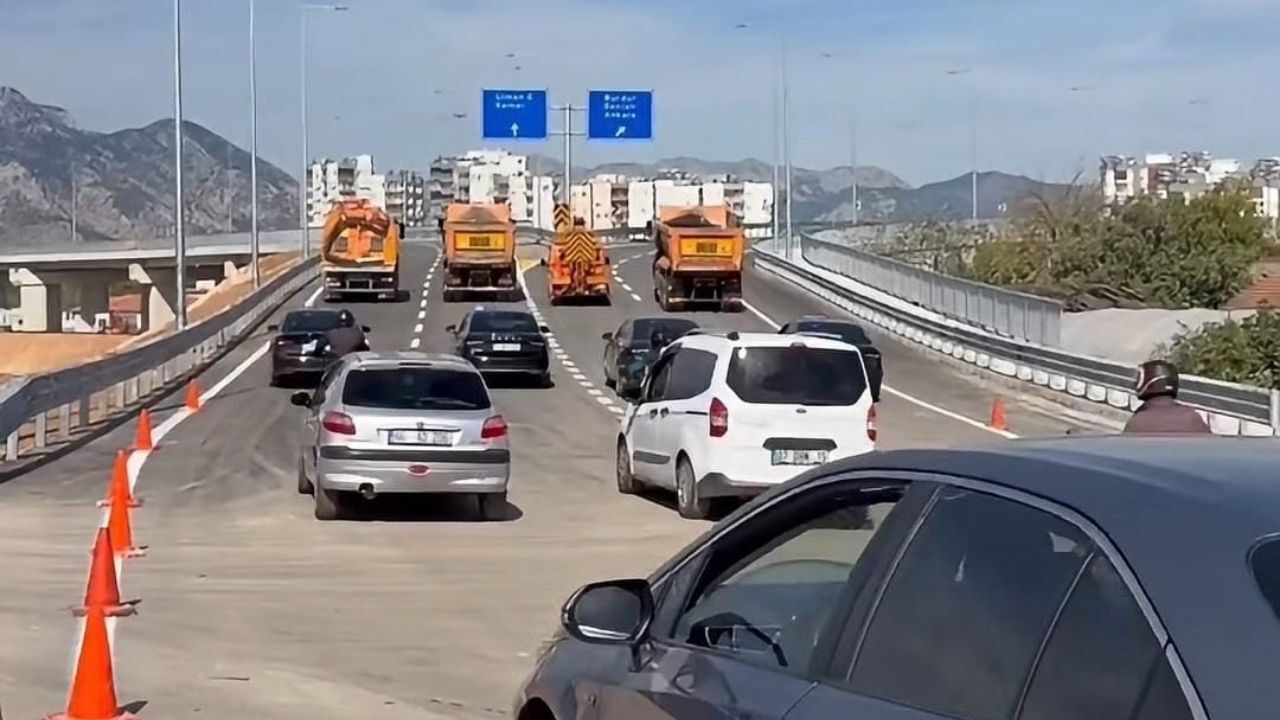 Antalya’da Duraliler Uncalı Köprülü Kavşağı’nda Kortejli Açılış1245 (3)