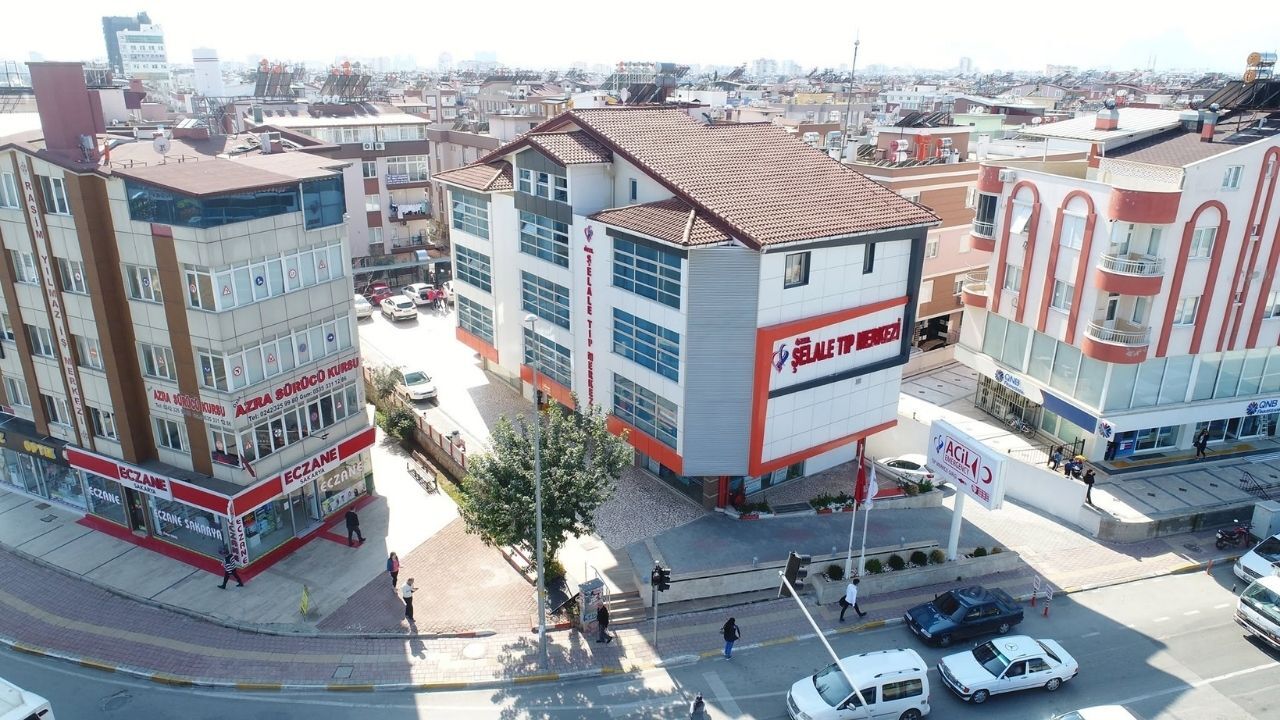 Antalya’da Özel Hastanenin Taşınır Malları Icradan Satışa Çıkarıldı1 (1)