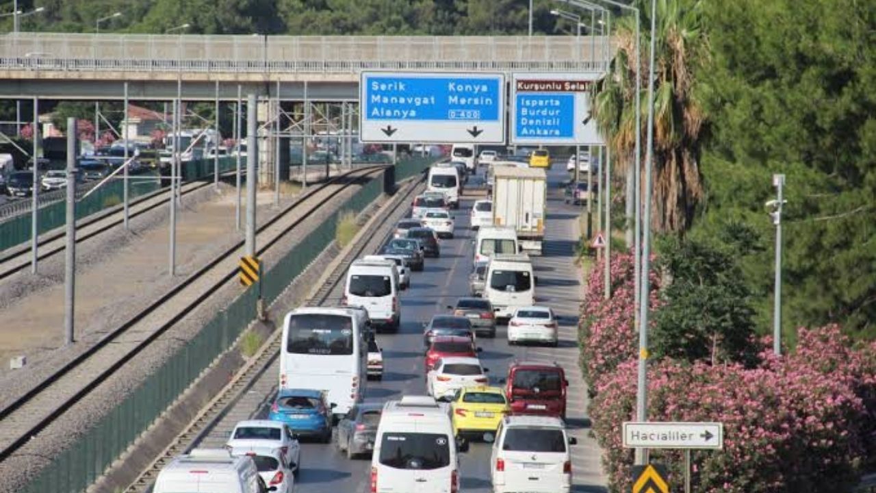 Antalya’da Trafiğe Kayıtlı Araç Sayısı Dudak Uçuklattı!43 (3)