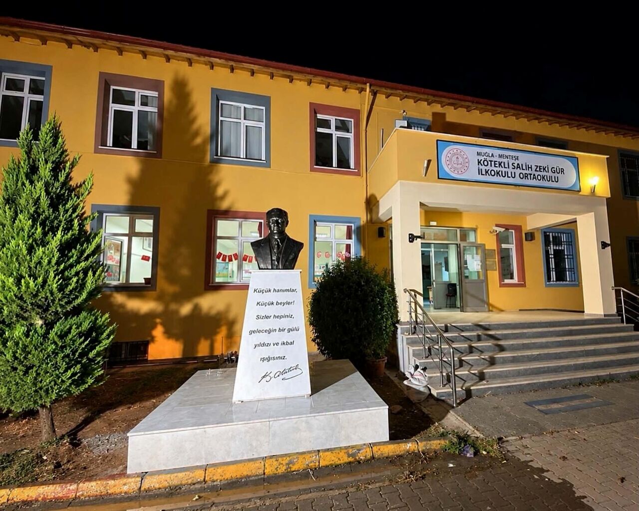 Atatürk Büstüne Saldırı Muğla (2)