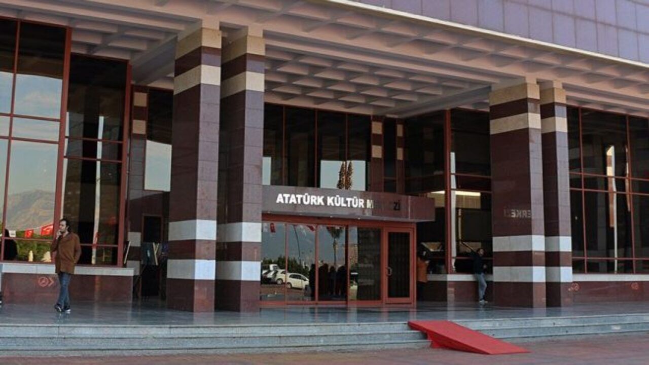 Atatürk Kültür Merkezi Akm Giriş