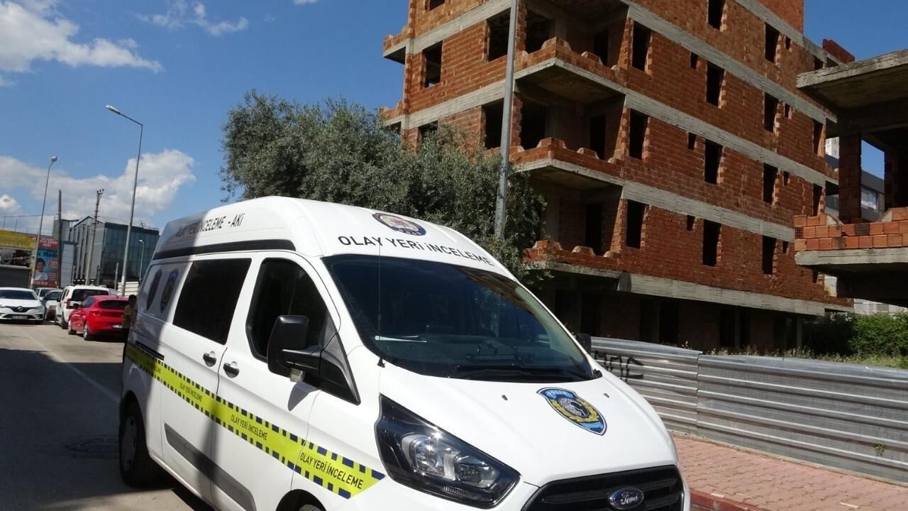 Antalya’da 27 yıllık kabus: Atıl site inşaatı mahallede huzur bırakmadı!