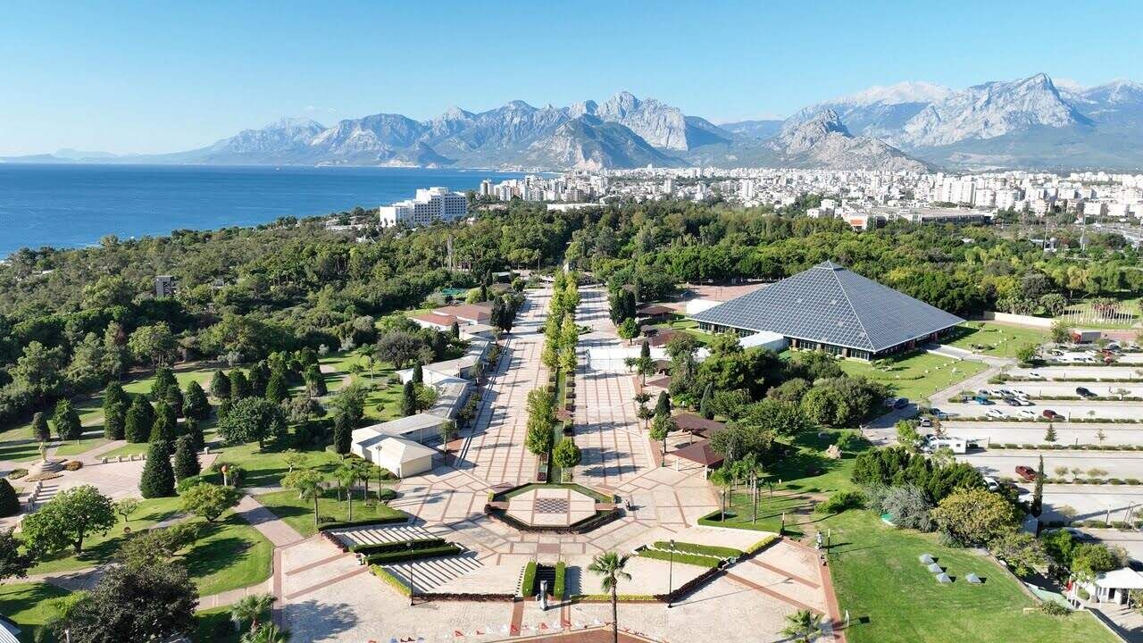 Cam Piramit Antalya