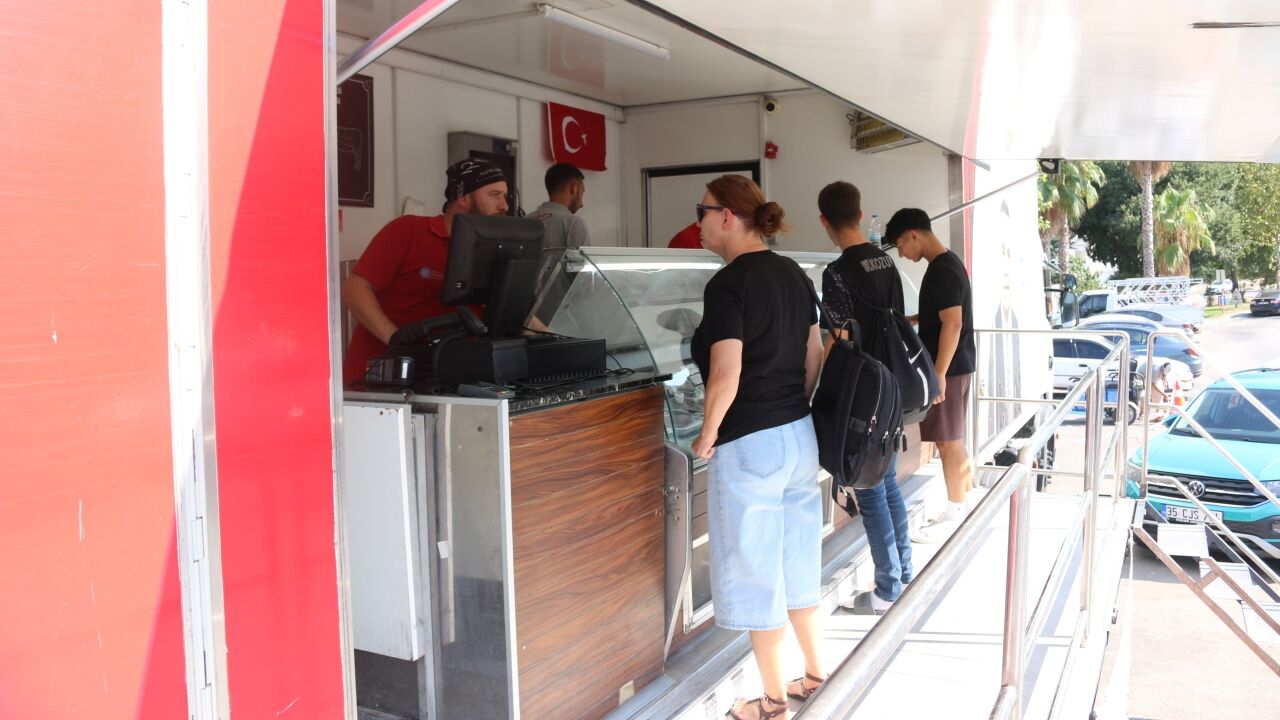 Antalya’da Halk Et hareketliliği! İlçelerde yüzlerce ton et satıldı