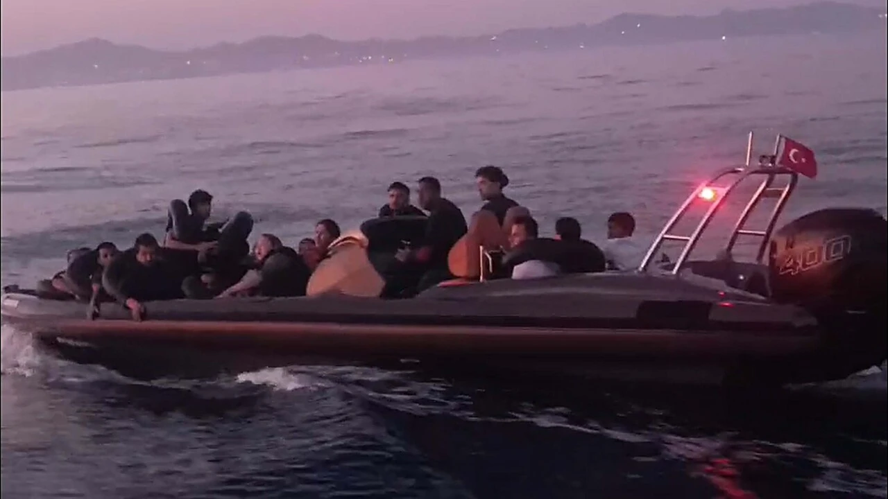 Milas açıklarında 23 düzensiz göçmen yakalandı