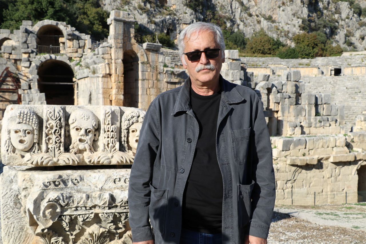 Akdeniz Üniversitesi Arkeoloji Bölümü Öğretim Üyesi Prof. Dr. Nevzat Çevik
