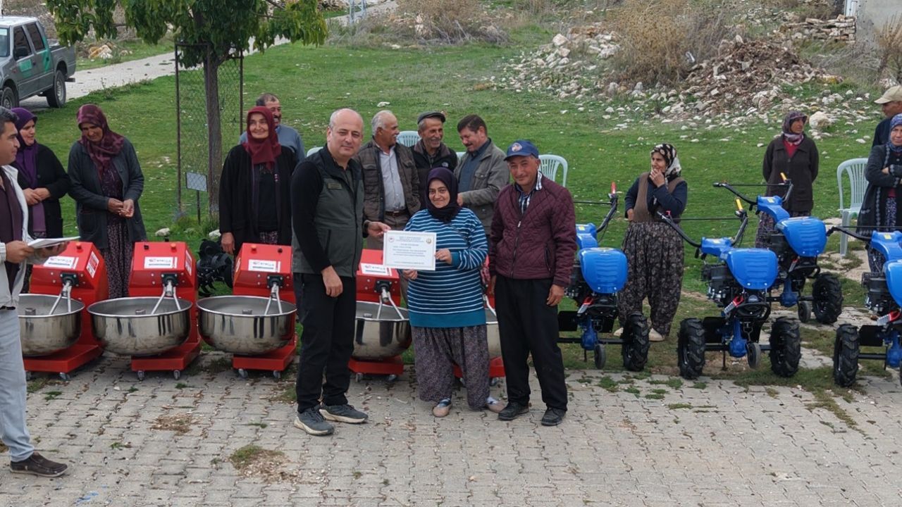 Antalya’da Kırsal Üreticiye Nefes Aldıran Hamle Korkuteli’de Törenle Teslim Edildi!1 (2)