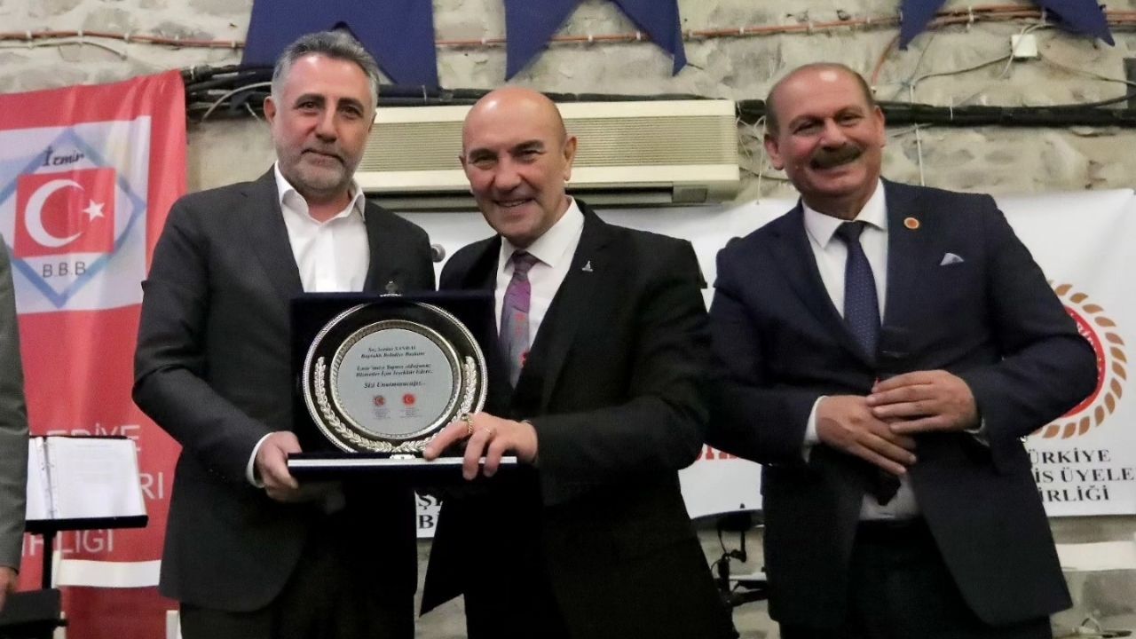 Bayraklı Belediyesi’nde Şok Operasyon! Eski Başkan Da Gözaltına Alındı (1)