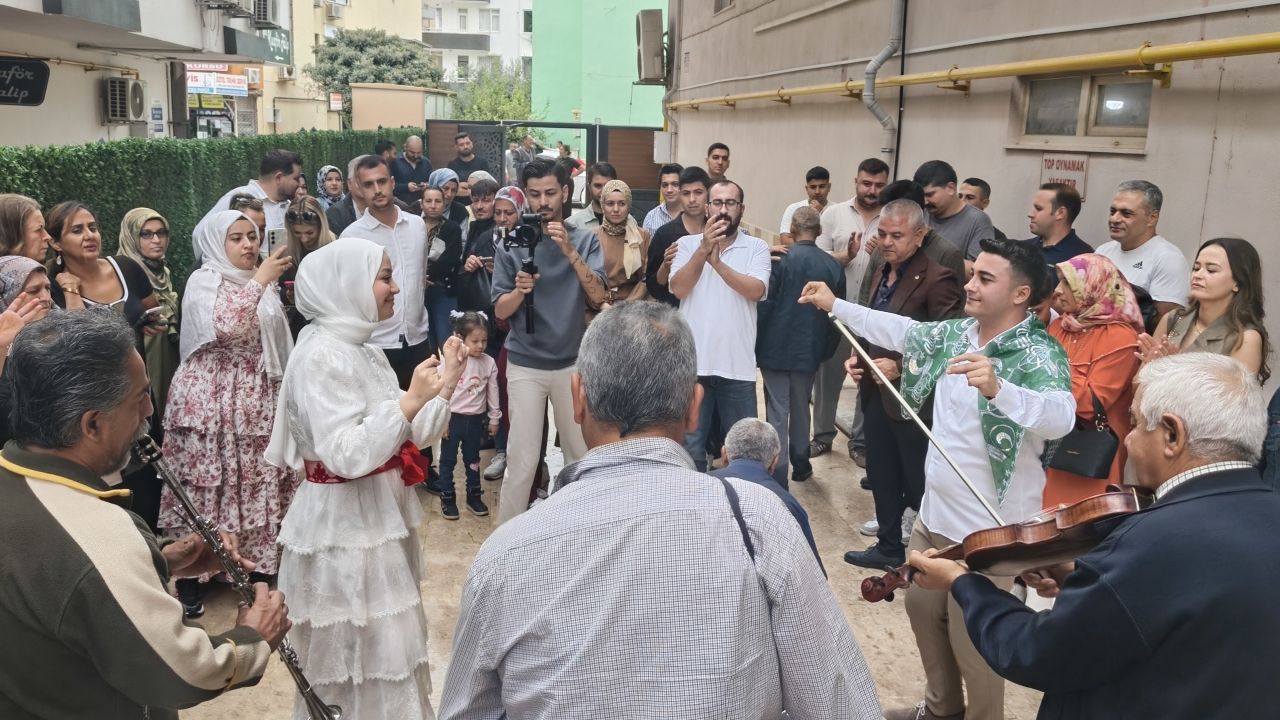 Gelini Vinçle Aldılar Mersin 2 (2)