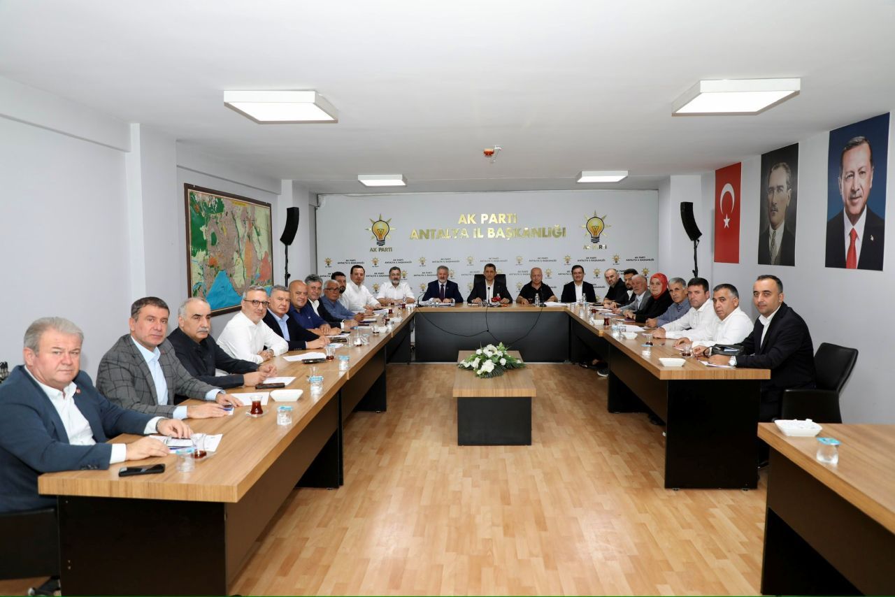 Halil Öztürk Grup Toplantısında Var, Mecliste Yok! (2)-1
