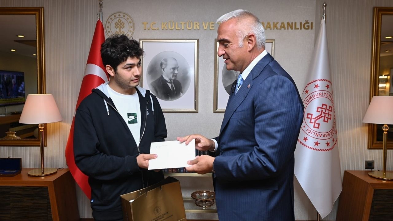 Mehmet Nuri Ersoy Öğrenci