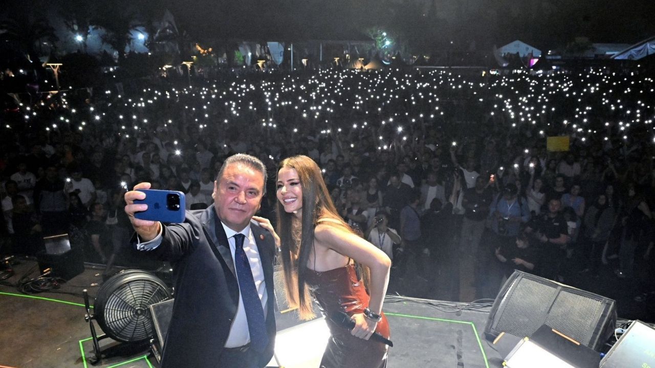 Muhittin Böcek Konser Simge