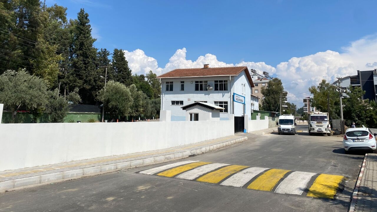 Okulun Duvarı Yan Yattı Aksu (3)