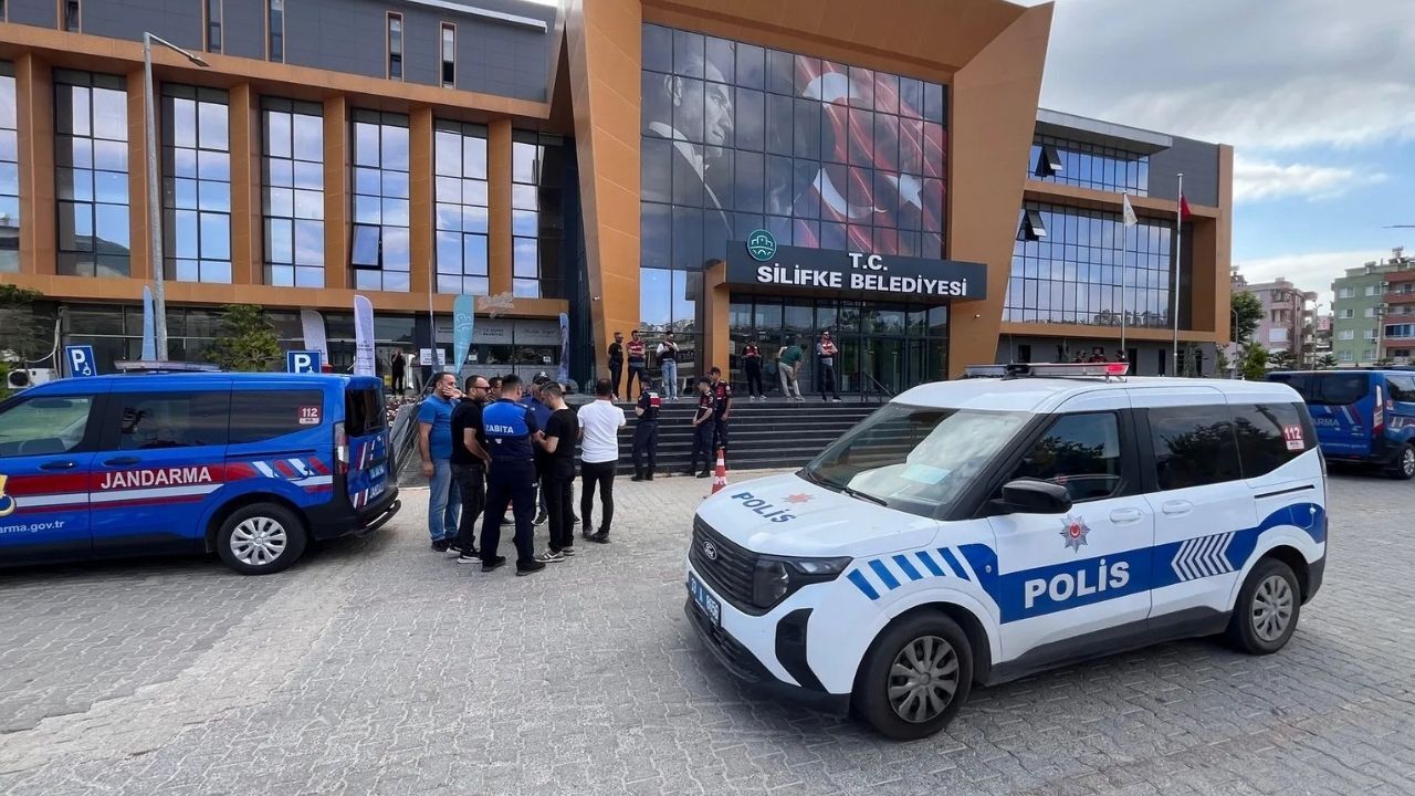 Silifke Belediyesi'ne Ikinci Dalga Operasyon 7 Kişi Gözaltına ,Ialındı