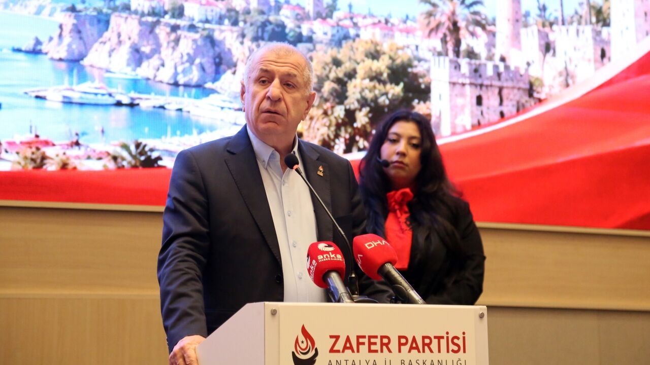 Ümit Özdağ Antalya 44 (2)