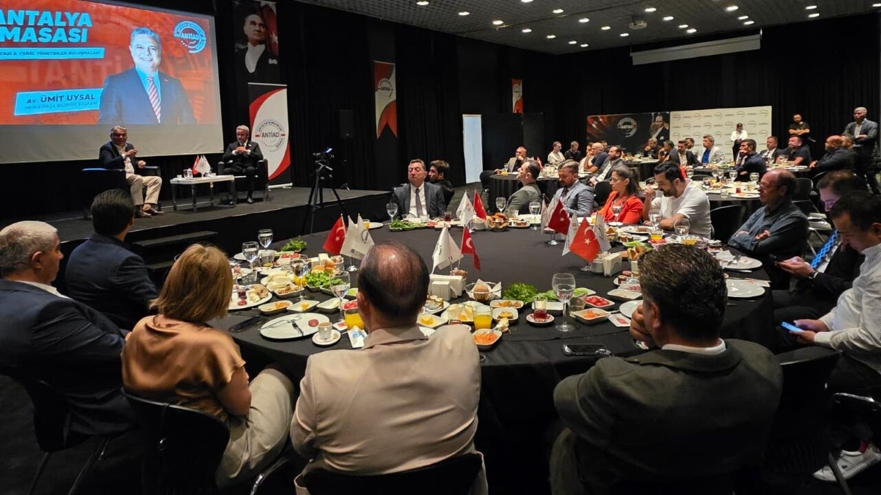 Ümit Uysal Antalya Masası (2)