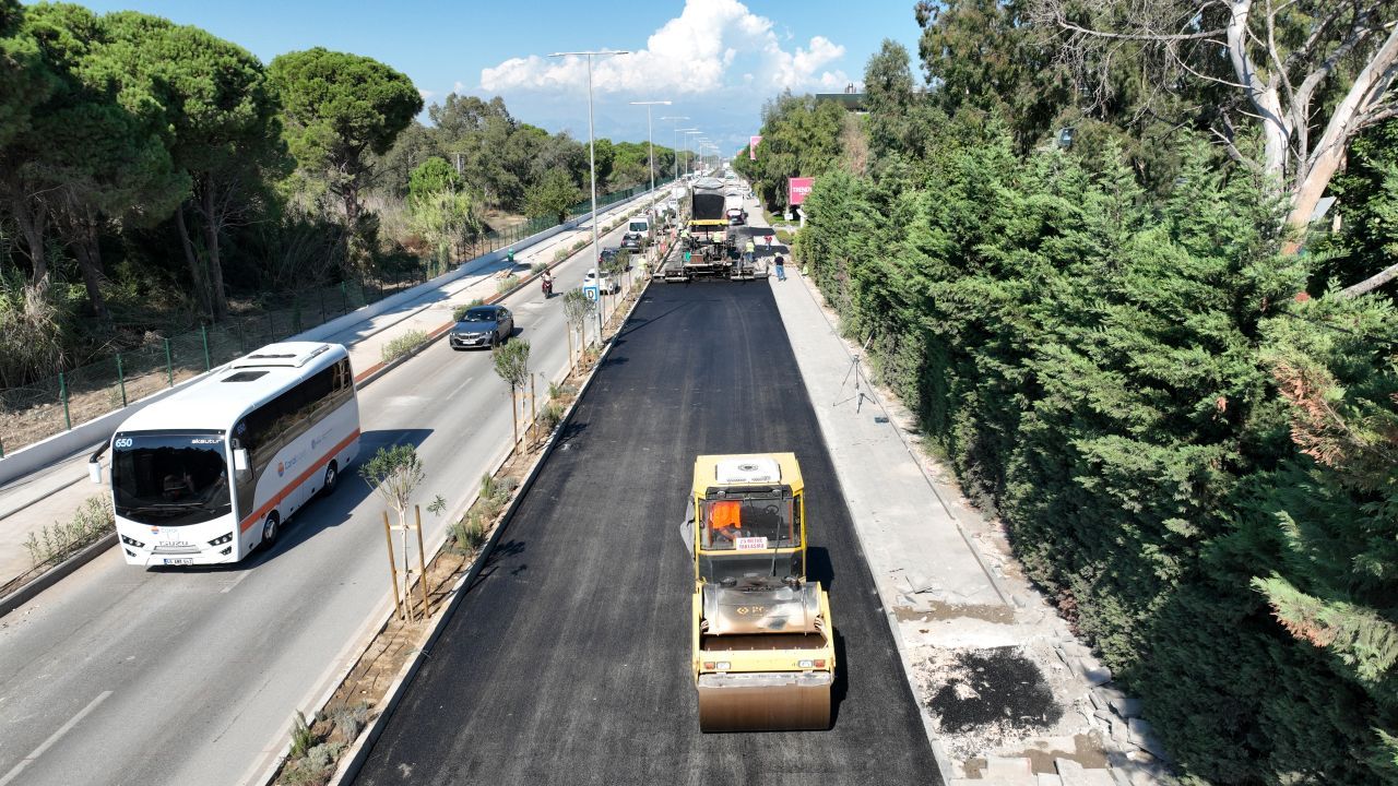 Yaşar Sobutay Bulvarı’nda Asfalt Mesaisi (3)
