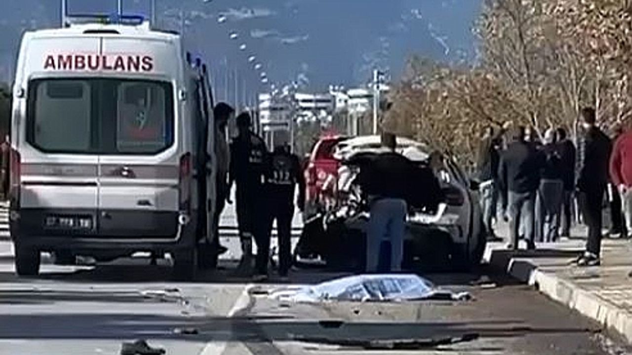 Antalya'da feci kaza: Beton mikserinin çarptığı adam hayatını kaybetti