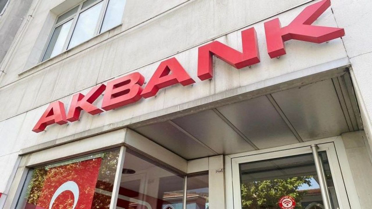 Akbank'ta üst düzey atamalar... Ünlü ekonomist Özgür Demirtaş istifa etti