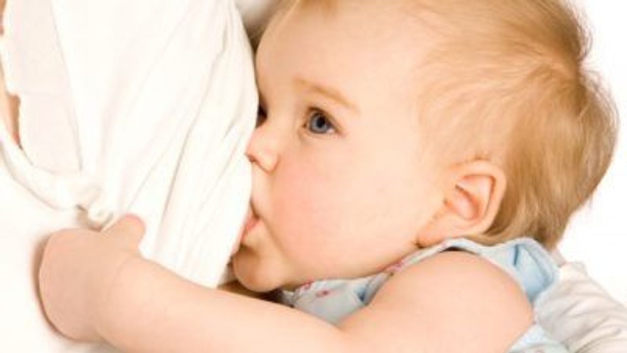 Bebekler, anne sütünden yoksun kalıyor