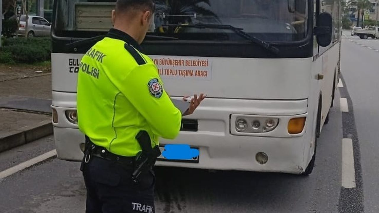 Alanya'da, halk otobüslerine ceza yağdı