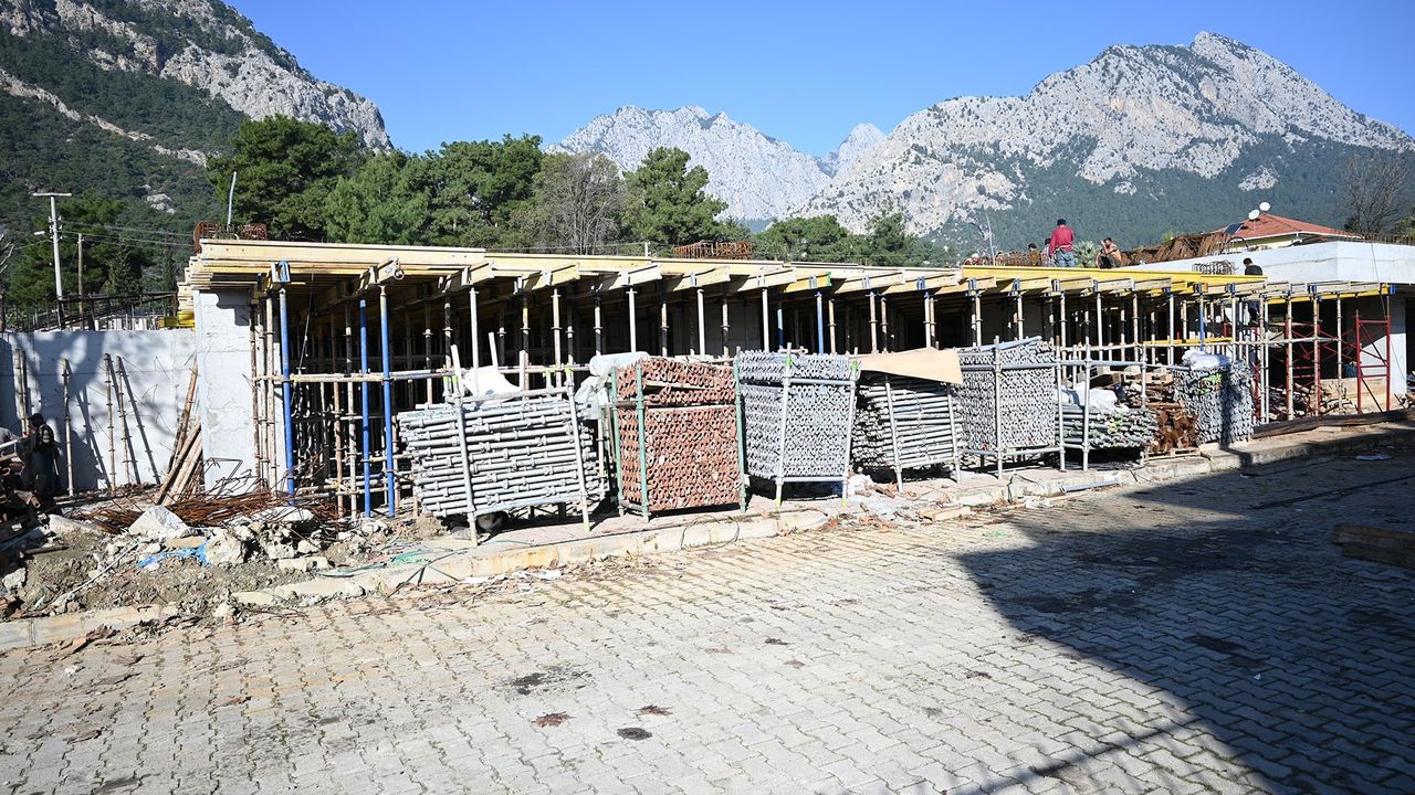 Göynük'de kapalı pazar yeri inşaatı sürüyor